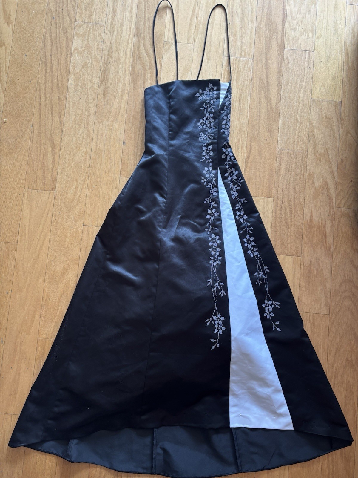Bedazzled Debut Vintage 90s Black and White Prom Formal Evening Dress