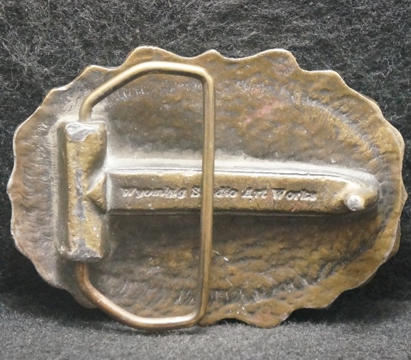 XG17122 VINTAGE 1970s *BERKELEY JET DRIVE* ADVERTISEMENT MENS BRASS BELT BUCKLE