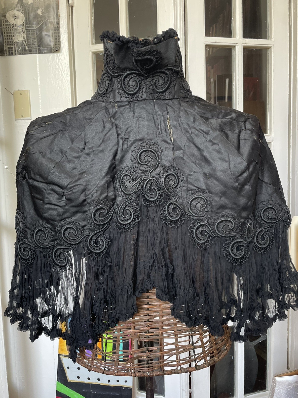 Antique Art Deco Parisian Capelet: 1920s : Small