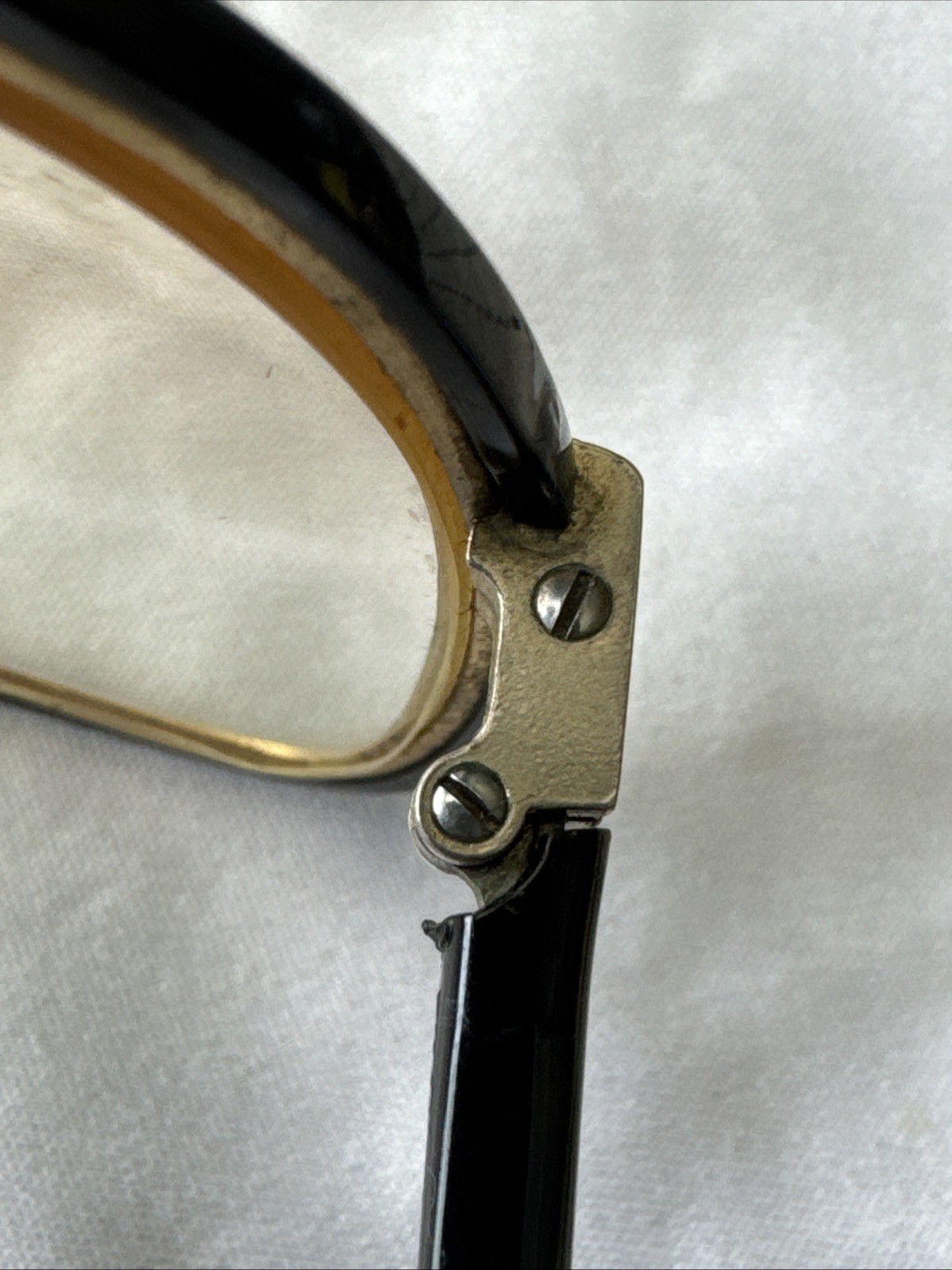 Vintage Tura Womens Square MOD 550 Designer Eyeglasses Black Gold Full Frame