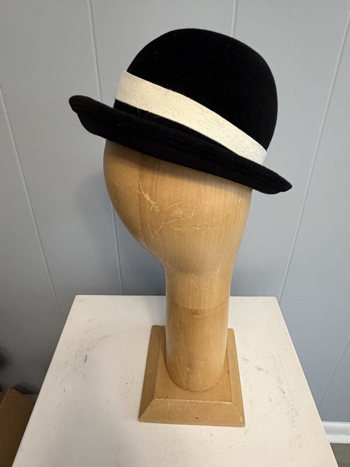 Frank Olive Vintage Art Deco Style Hat Black And White With Original Box