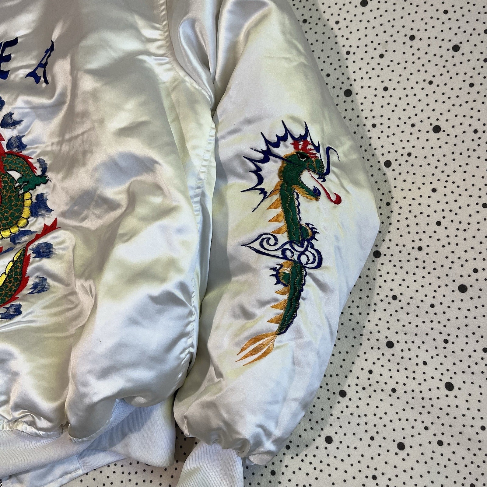 Vintage 1980’s Korea Souvenir Jacket Size XL White Satin Embroidered Dragons