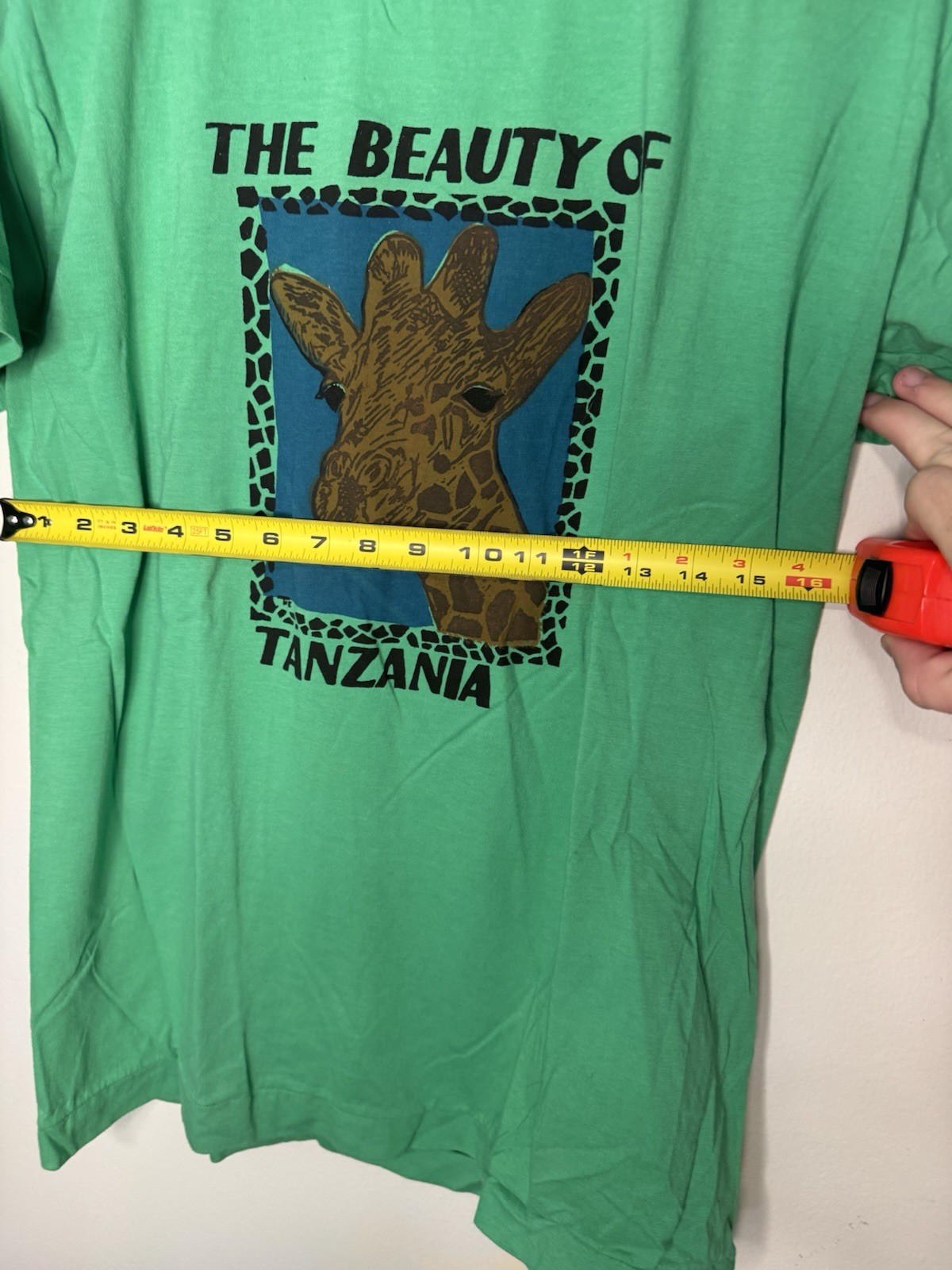 Vintage 70s/80s Tanzania Green Size Large Single Stitch Giraffe Travel T Shirt