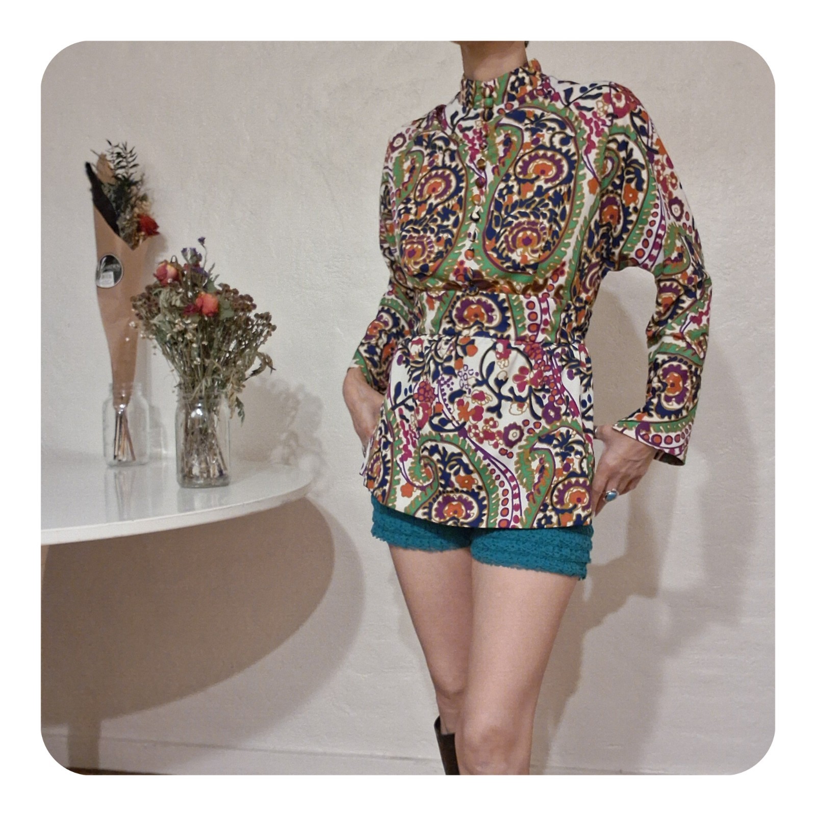 Vintage 70s Psychedelic Paisley Top Mock Neck Long Sleeve Mod Hippie Blouse