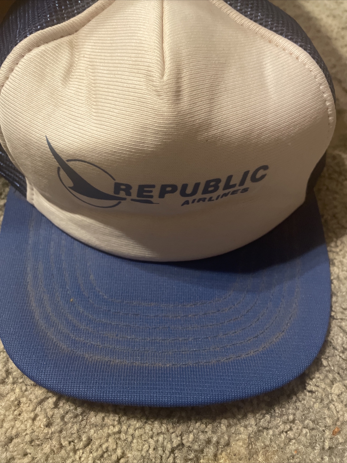 VINTAGE REPUBLIC AIRLINES SNAPBACK MESH TRUCKER HAT MADE THE IN KOREA