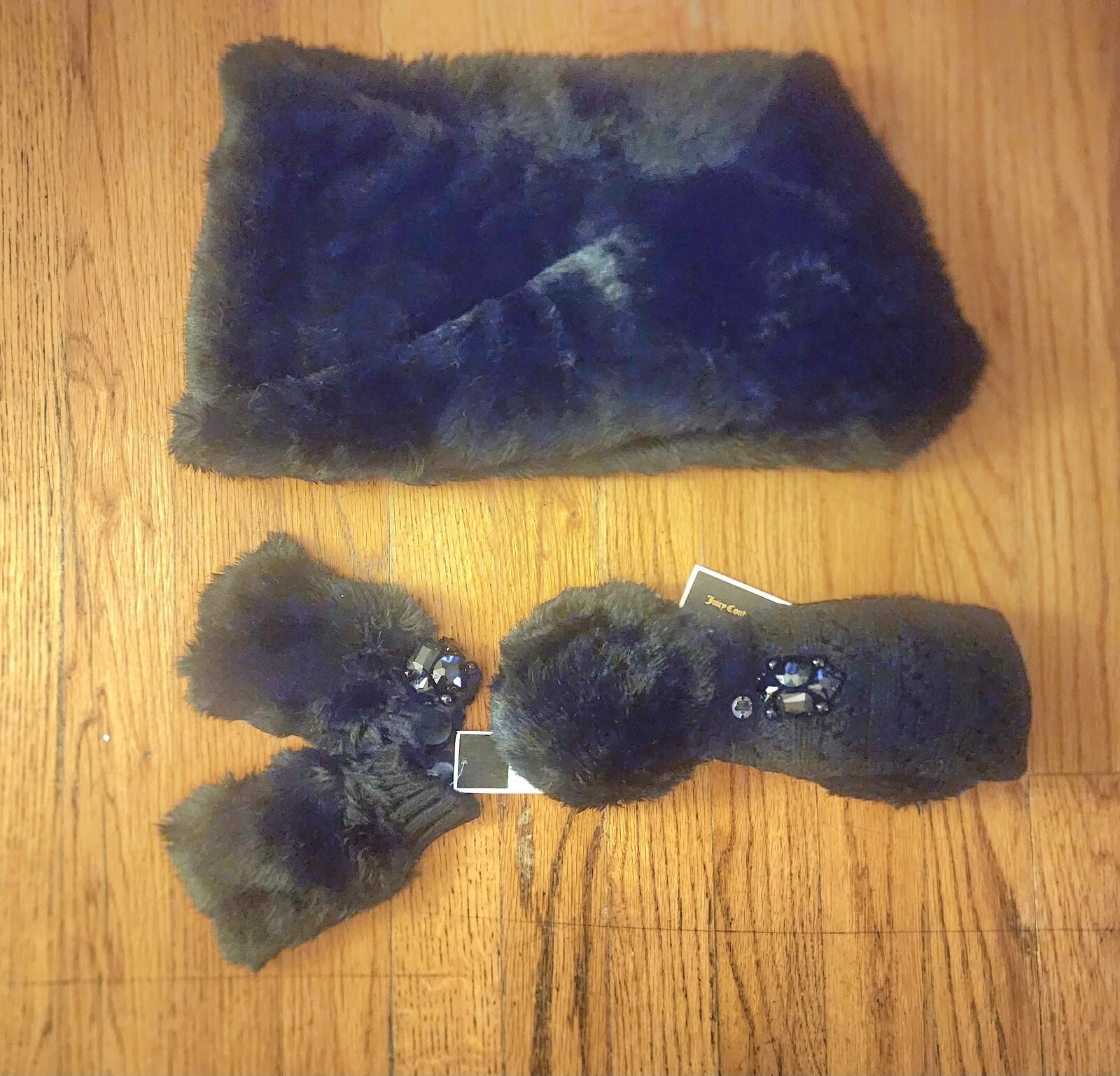 🌐VINTAGE 🌸BRAND NEW🌸 w/TAGSBetsy Johnson Neck wrap/glove/earmuff-headband set