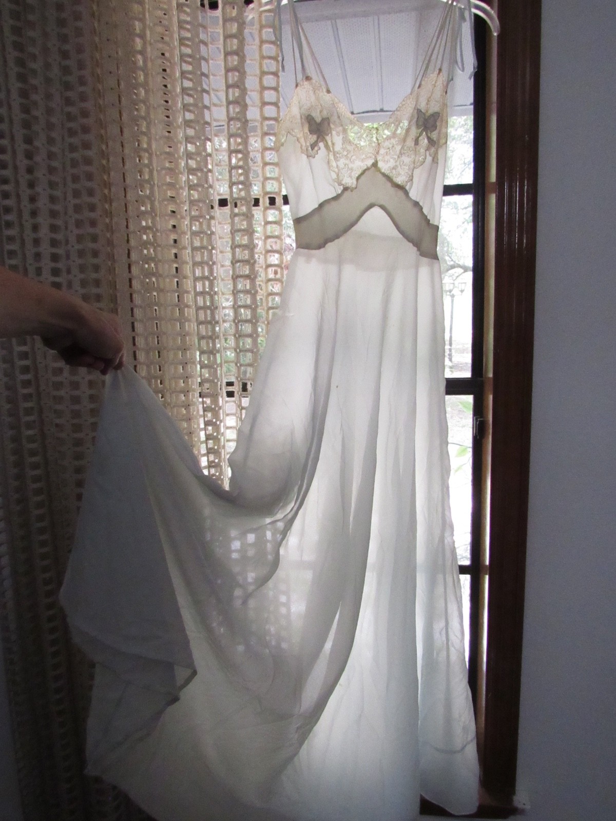 Romantic PARIS VTG 30s 40s Chantilly LACE Blue Nylon Dress NightGown Slip S M